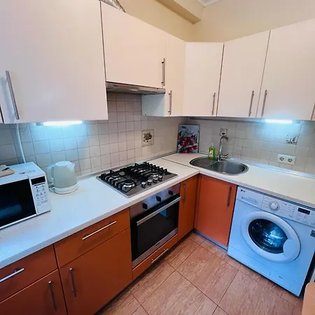 однокомнатная возле парка! Apartman *
